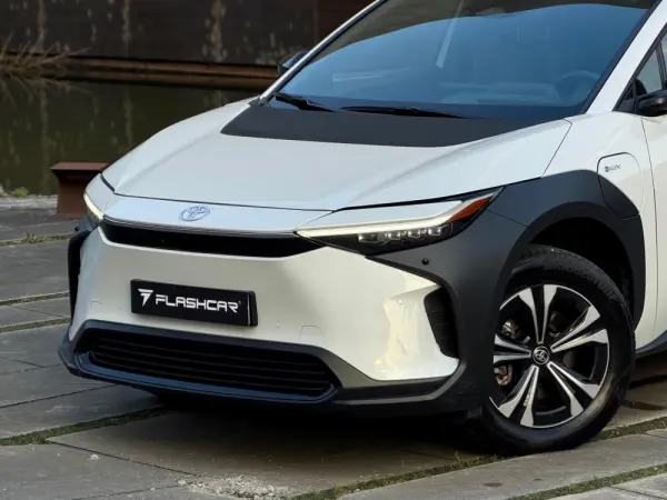 Toyota bZ4X 71,4 kWh Lounge 27