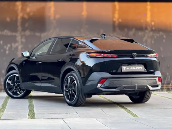 Peugeot 408 1.6 Hybrid GT e-EAT8 29