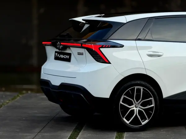 MG MG4 Trophy Ext Range 77 kWh 245 hp 34