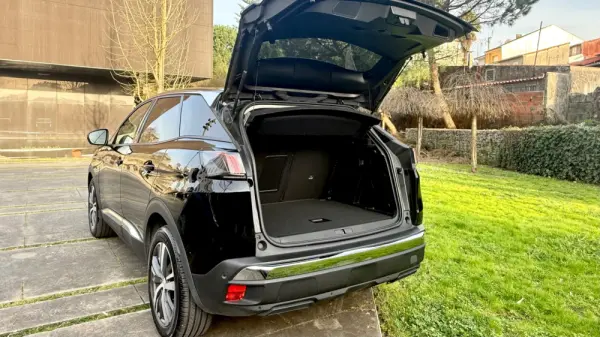 Peugeot 3008 PureTech 130 Stop & Start GPF EAT8 Allure 13