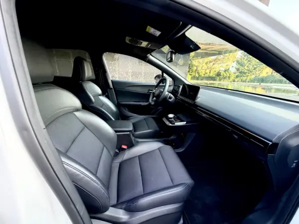 MG MG4 Trophy Ext Range 77 kWh 245 hp 35
