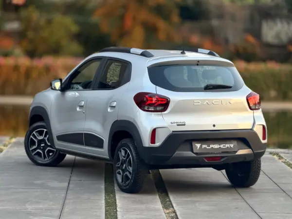 Dacia Spring Comfort Plus 12