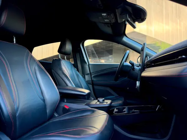 Ford Mustang Mach-E 75.7 kWh AWD RSK 37