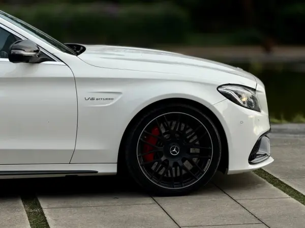 Mercedes-Benz C 63 AMG S 4