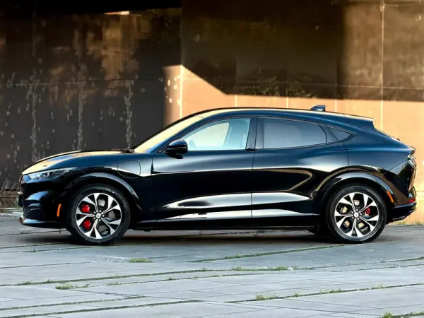 Ford Mustang Mach-E 75.7 kWh AWD RSK 14