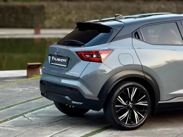 Nissan Juke 1.0 DIG-T N-Design Black 3