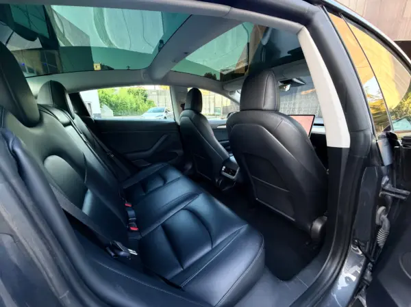 Tesla Model 3 Long Range AWD Dual Motor 18