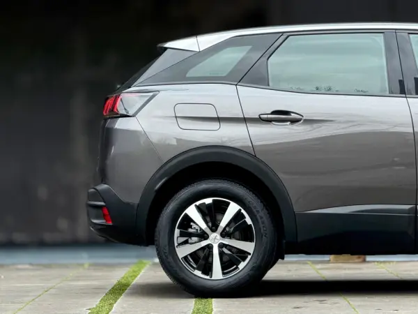 Peugeot 3008 1.2 PureTech Allure Pack EAT8 8