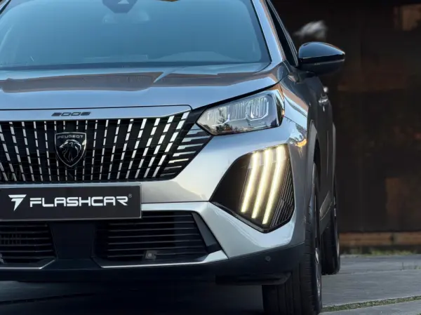 Peugeot 2008 1.2 PureTech Allure Pack 6