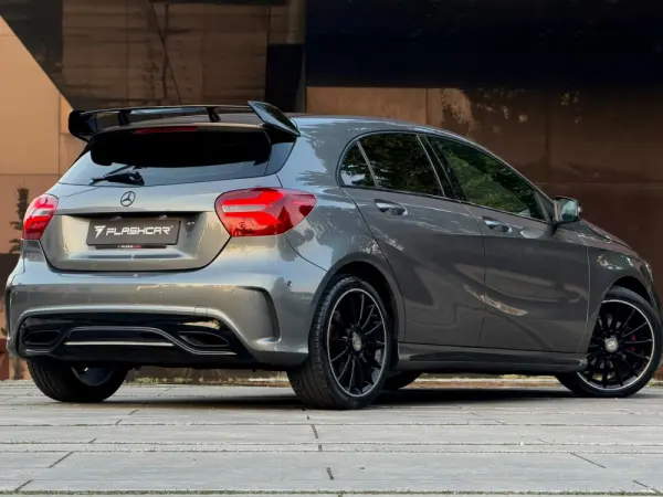 Mercedes-Benz A 180 AMG Line 28