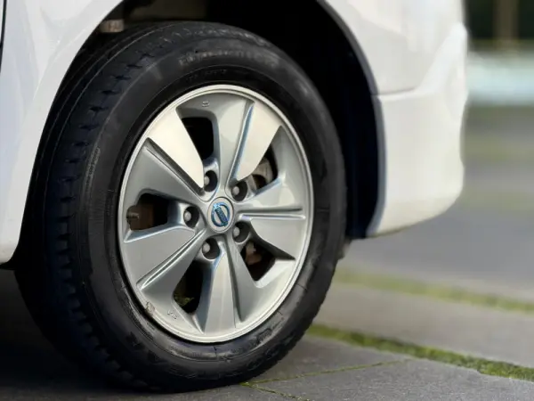 Nissan e-NV200 Combi 5L Comfort 2 Portas 4