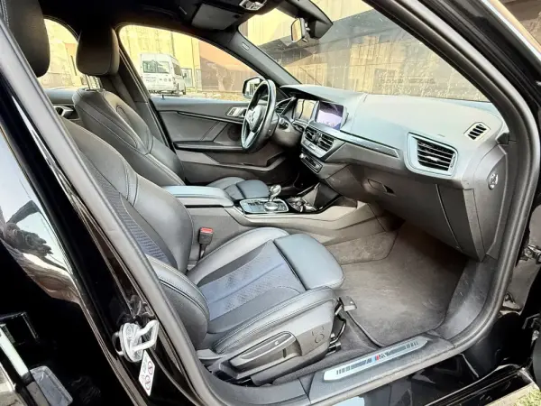 BMW 118 i Pack Desportivo M Auto 30