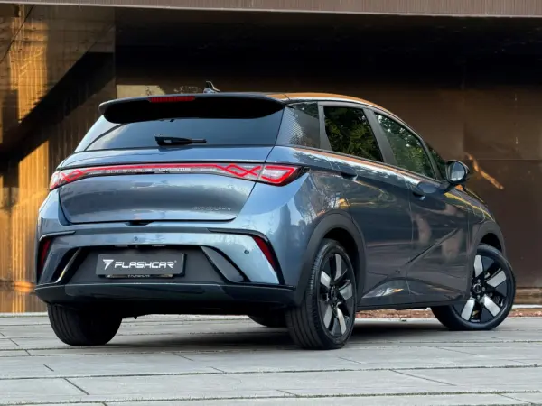 BYD Dolphin 60.4 kWh Design 7