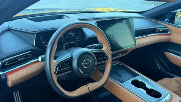 Mazda 6e 68.8 kWh Takumi Plus 4