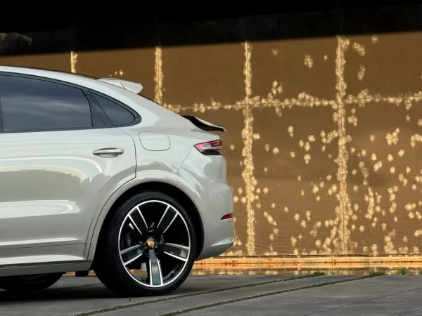 Porsche Cayenne Coupé E-Hybrid Platinum Edition 35