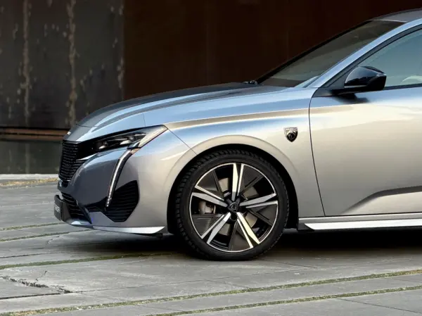 Peugeot 308 1.6 Hybrid GT Pack e-EAT8 21