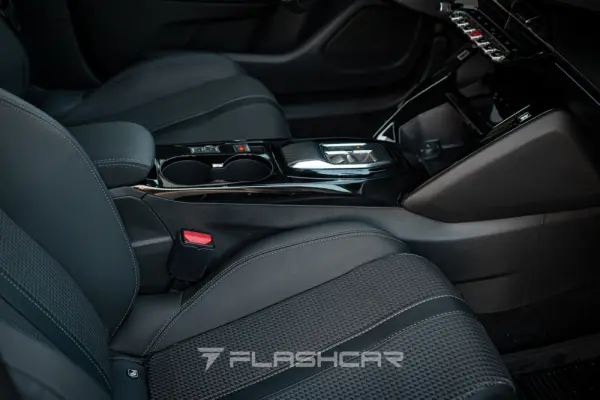 Peugeot e-2008 GT 30