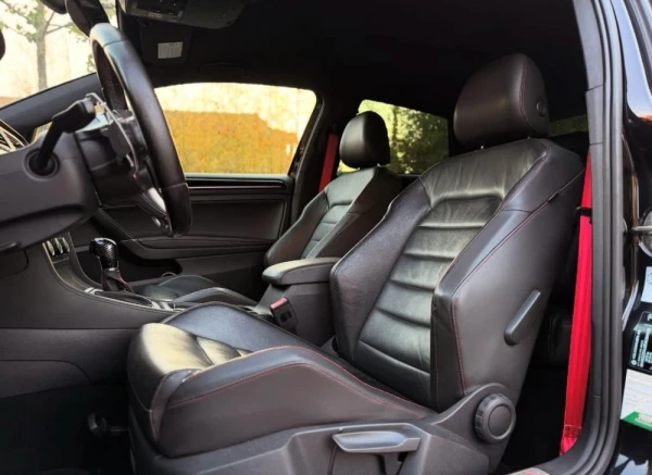 Volkswagen Golf GTI performance 5