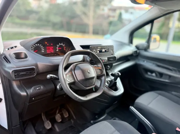 Peugeot Partner 2l comercial 18