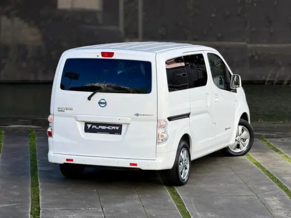 Nissan e-NV200 Combi 5L Comfort 2 Portas 2