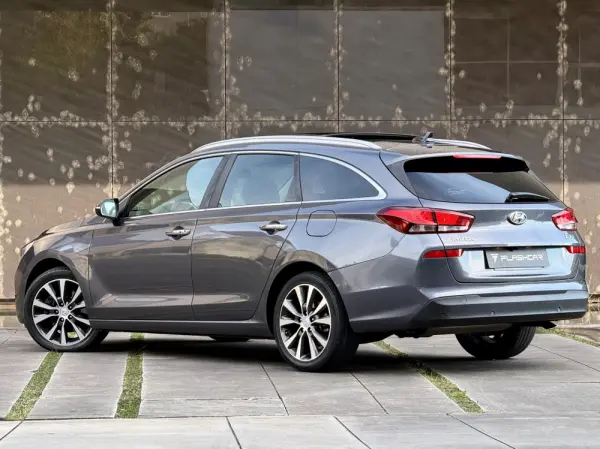 Hyundai i30 SW 1.6 CRDi Style+Navi 33