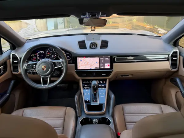 Porsche Cayenne Coupé E-Hybrid Platinum Edition 26