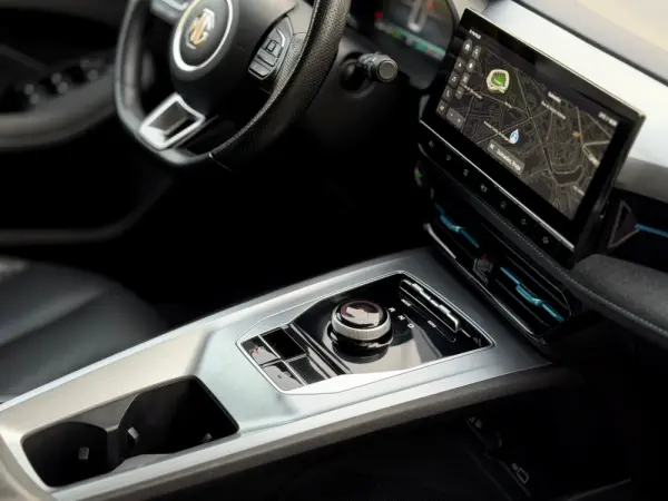 MG MG5 5 Standard Luxury 32