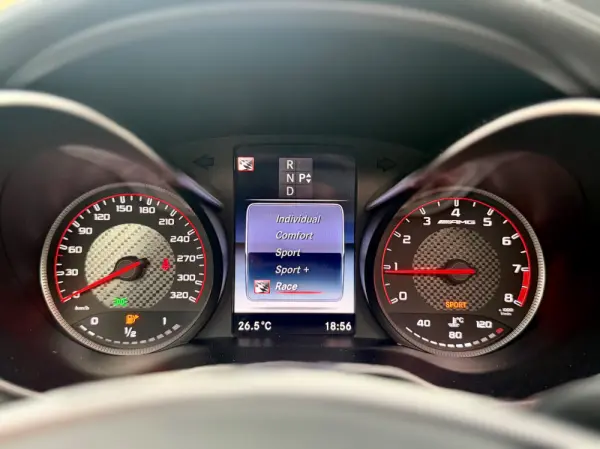 Mercedes-Benz C 63 AMG S 30