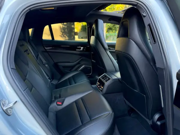 Porsche Panamera 4 E-Hybrid 8