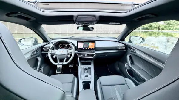 Cupra Formentor 1.4 e-Hybrid DSG VZ 8