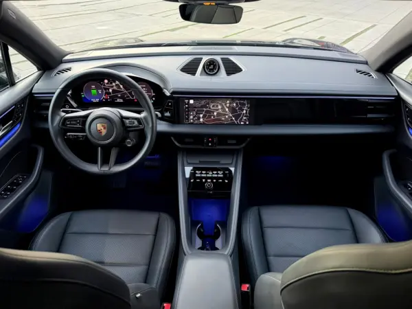 Porsche Macan Electric 10