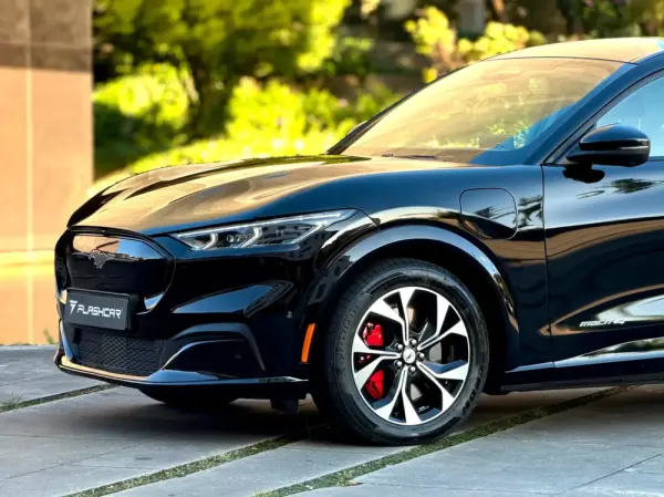 Ford Mustang Mach-E 75.7 kWh AWD RSK 26