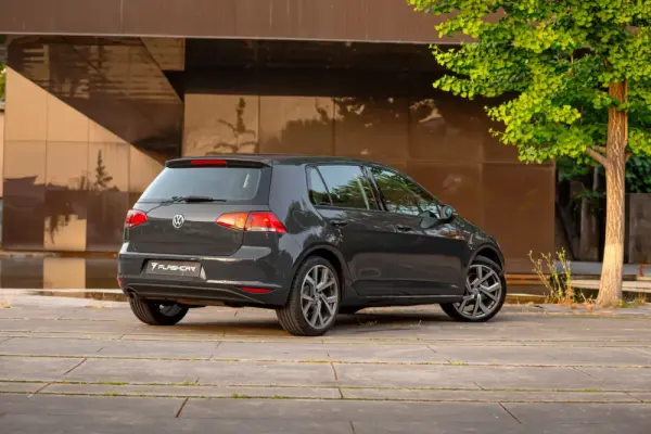 Volkswagen Golf 13