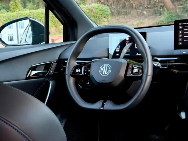 MG MG4 64 kWh Luxury 28