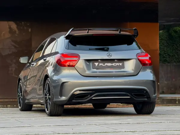 Mercedes-Benz A 180 AMG Line 13