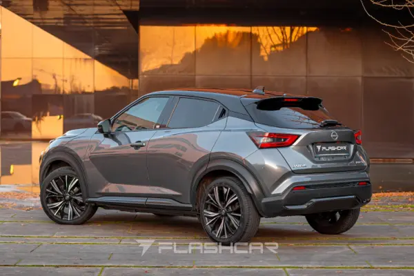 Nissan Juke 1.0 DIG-T N-Design Black 12