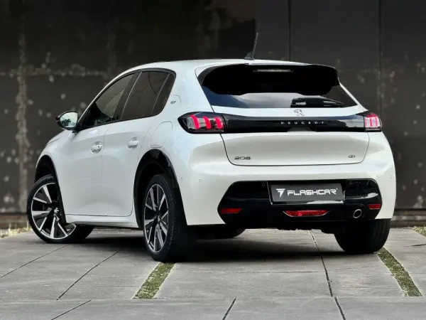 Peugeot 208 GT 9