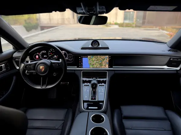 Porsche Panamera Sport Turismo 4 E-Hybrid Platinum Edition PDLS 13