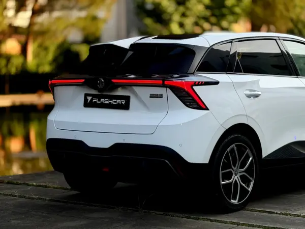 MG MG4 Trophy Ext Range 77 kWh 245 hp 2