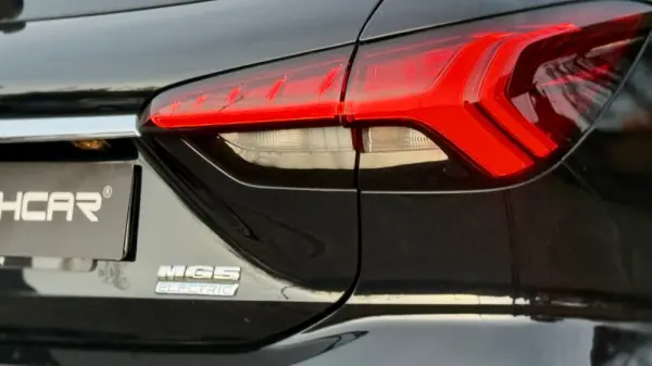 MG MG5 5 Standard Luxury 19