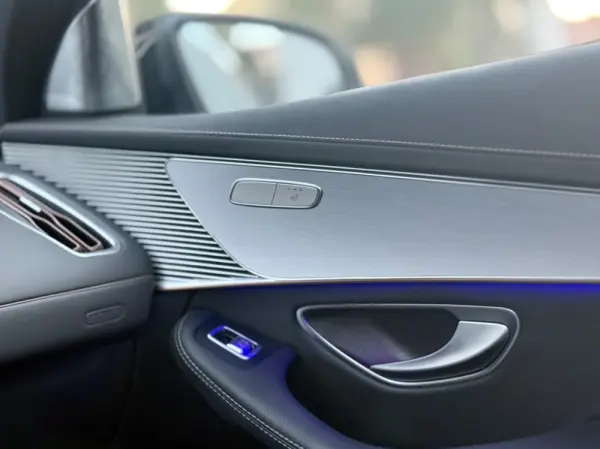 Mercedes-Benz EQC 400 4Matic AMG Line 8