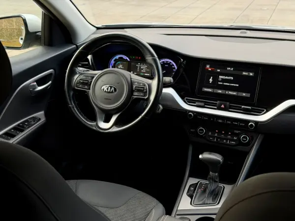 Kia Niro 1.6GDI HEV (Híbrido) TX 17