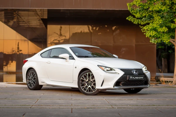Lexus RC 300h F Sport 51