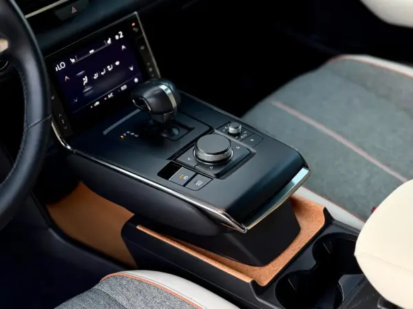 Mazda MX-30 e-SKYACTIV AD`VANTAGE 3