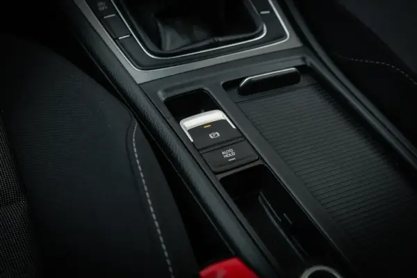 Volkswagen Golf 16