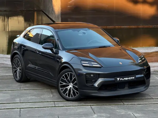 Porsche Macan Electric 26