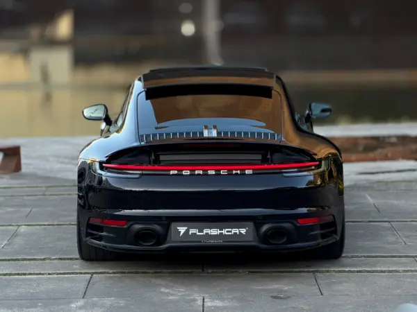 Porsche 911 (992) Carrera 4 PDK 64