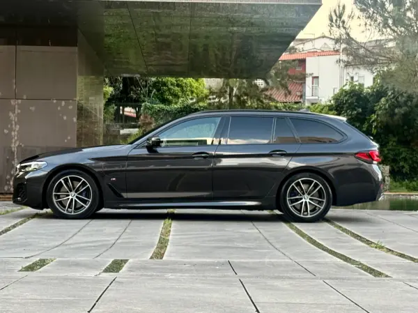 BMW 520 e Pack M 19