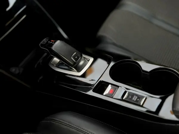 Peugeot 2008 1.2 PureTech GT EAT8 29