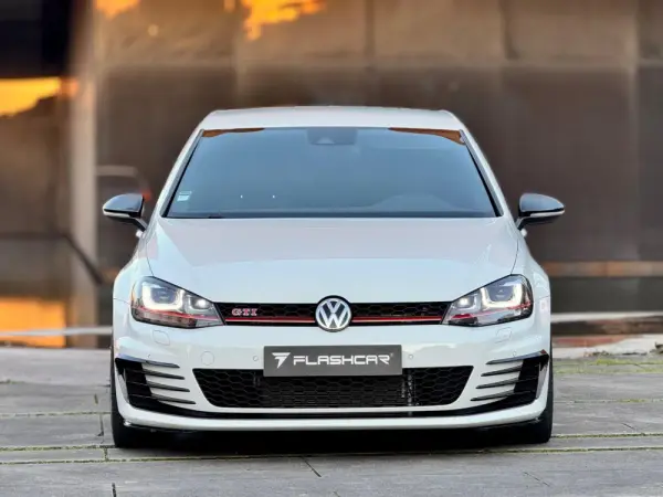 Volkswagen Golf 51